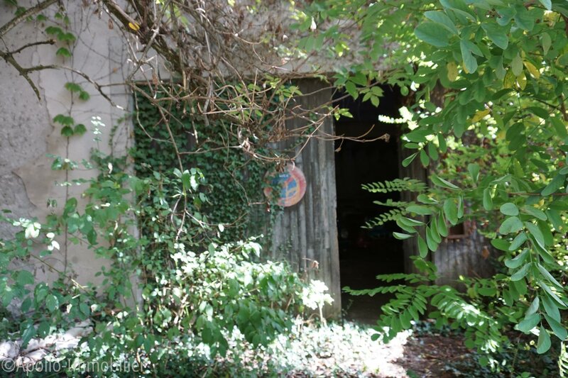 Entrance garage