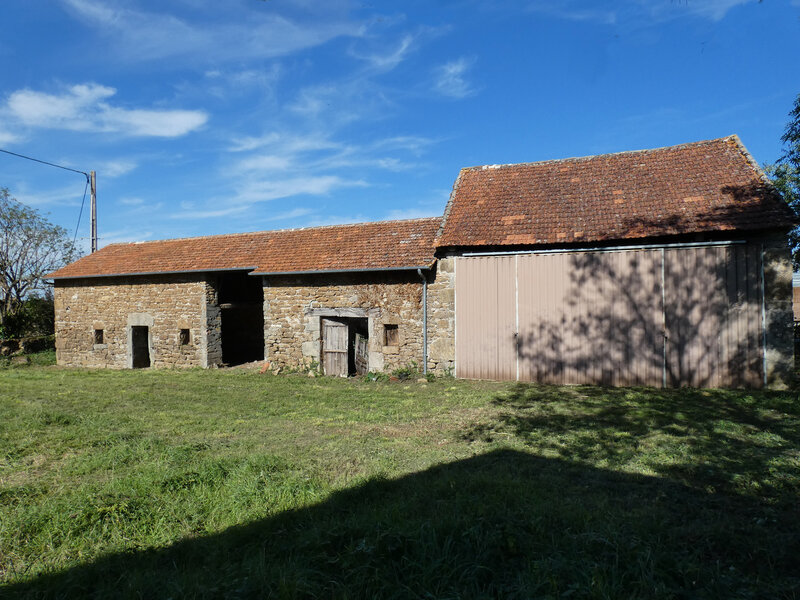 Barn of 130 sqm to be negociate on top