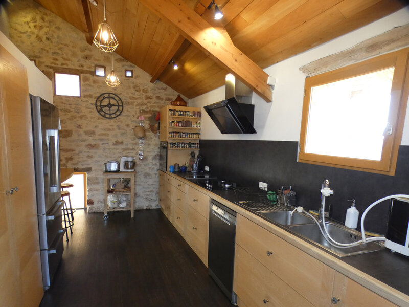Kitchen of 18 sqm with access to the terrace