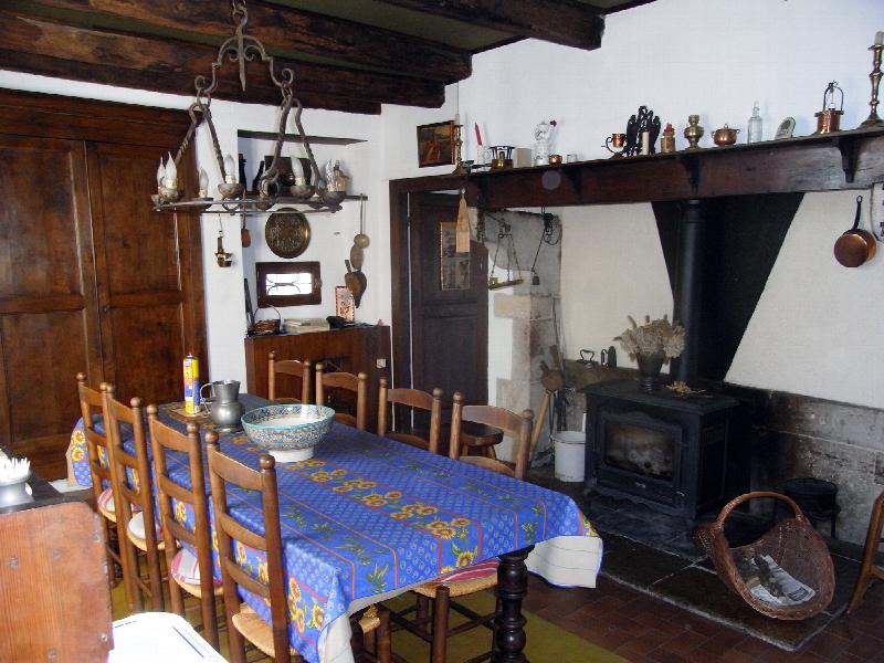 Salle à manger avec cheminée 
