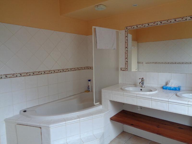 Salle de bain au rez de chaussée