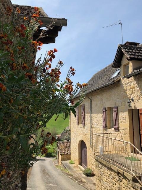 Façade maison (toute petite route)