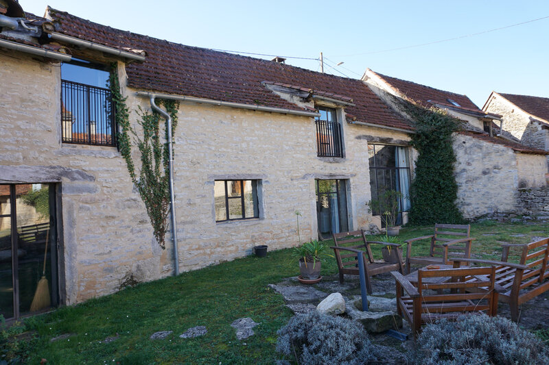 Gîte of 211 sqm at the courtyard side